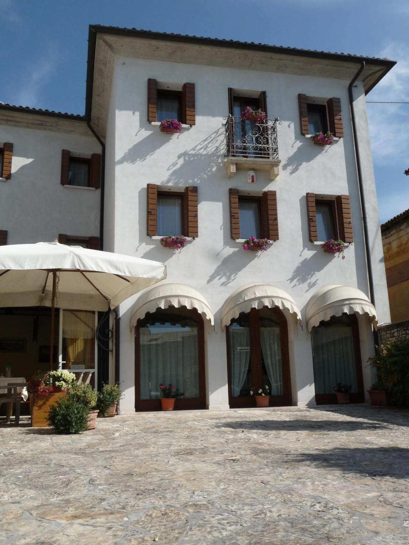 Locanda Ai Archi Di Andreola Monica ファッラ・ディ・ソリーゴ エクステリア 写真